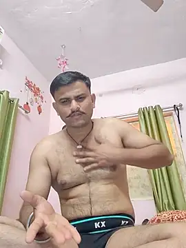 Snapshot of Frvgggghh chatting on 12.18.25 Frvgggghh online show from 12.18.25