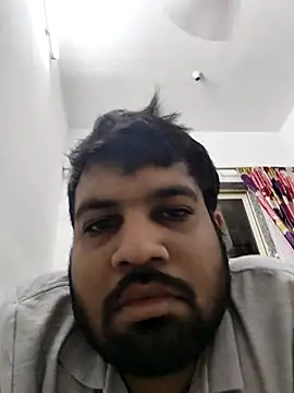 Snapshot of vinay_smalldick chatting on 11.25.25 vinay smalldick online show from 11.25.25