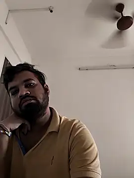 Snapshot of vinay_smalldick chatting on 11.28.25 vinay smalldick online show from 11.28.25