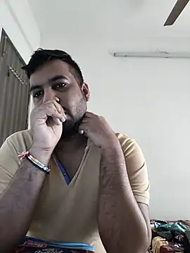 Snapshot of vinay_smalldick chatting on 12.05.25 vinay smalldick online show from 12.05.25