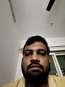 Snapshot of vinay_smalldick chatting on 12.15.25 vinay smalldick online show from 12.15.25