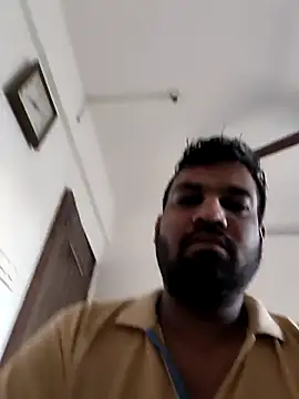 Snapshot of vinay_smalldick chatting on 12.21.25 vinay smalldick online show from 12.21.25