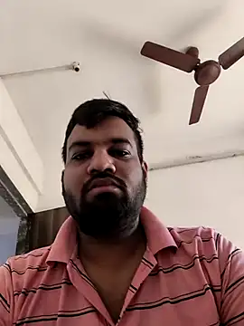 Snapshot of vinay_smalldick chatting on 12.23.25 vinay smalldick online show from 12.23.25