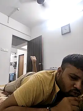 Snapshot of vinay_smalldick chatting on 05.14.26 vinay smalldick online show from 05.14.26
