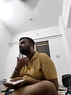 Snapshot of vinay_smalldick chatting on 05.27.26 vinay smalldick online show from 05.27.26