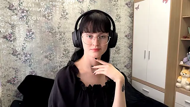 FakeLamb online show from 09.10.25