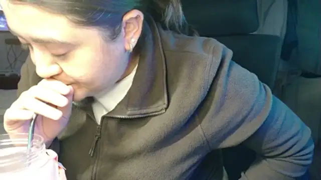 Snapshot of Prill940 chatting on 10.28.25 Prill940 online show from 10.28.25