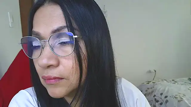 Snapshot of LissafeetHott chatting on 05.14.26 LissafeetHott online show from 05.14.26