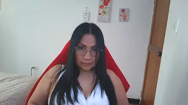 Snapshot of LissafeetHott chatting on 06.17.26 LissafeetHott online show from 06.17.26