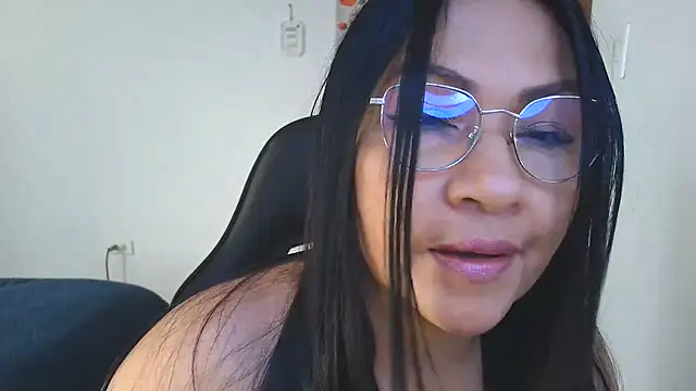 Snapshot of LissafeetHott chatting on 08.04.26 LissafeetHott online show from 08.04.26