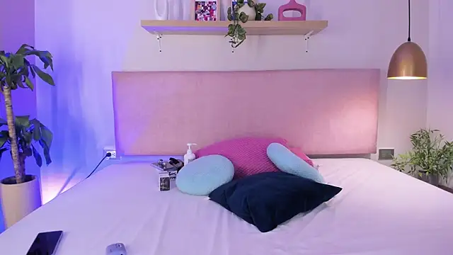 Cristalfoxy  online show from 10.05.25