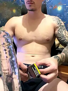 Snapshot of fronkie9384 chatting on 01.13.26 fronkie9384 online show from 01.13.26