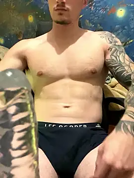 Snapshot of fronkie9384 chatting on 01.14.26 fronkie9384 online show from 01.14.26