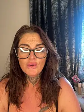 IrishmilfAnna online show from 04.24.26