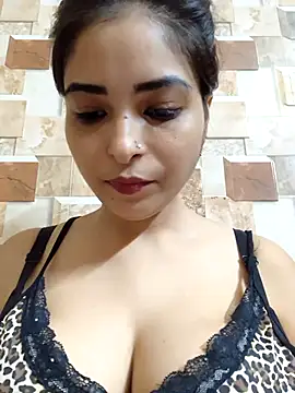 Snapshot of QUEEN-ADITI chatting on 09.28.25 QUEEN-ADITI online show from 09.28.25