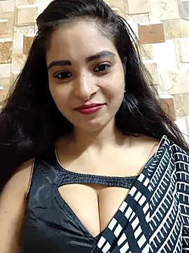 Snapshot of QUEEN-ADITI chatting on 10.05.25 QUEEN-ADITI online show from 10.05.25