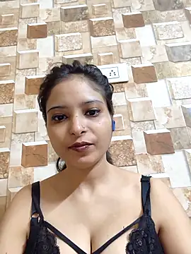Snapshot of QUEEN-ADITI chatting on 11.28.25 QUEEN-ADITI online show from 11.28.25