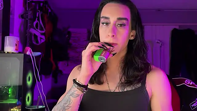 Snapshot of xoFrankie chatting on 01.13.26 xoFrankie online show from 01.13.26