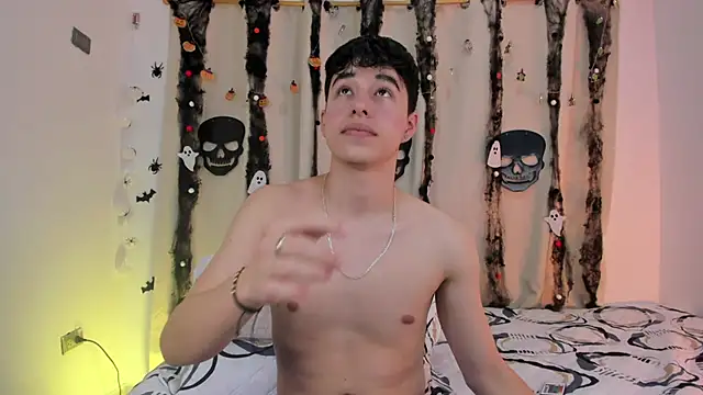 Snapshot of mrhot_night chatting on 10.24.25 mrhot night online show from 10.24.25