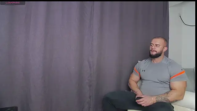 Snapshot of RickyMiami1 chatting on 11.16.25 RickyMiami1 online show from 11.16.25