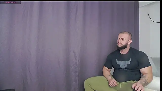 Snapshot of RickyMiami1 chatting on 11.18.25 RickyMiami1 online show from 11.18.25