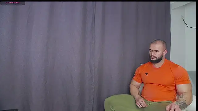 Snapshot of RickyMiami1 chatting on 11.26.25 RickyMiami1 online show from 11.26.25