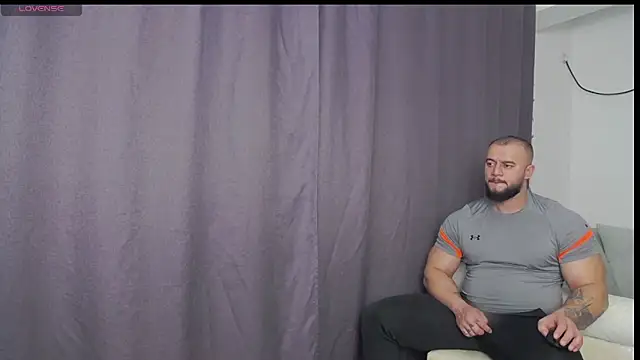 Snapshot of RickyMiami1 chatting on 12.20.25 RickyMiami1 online show from 12.20.25