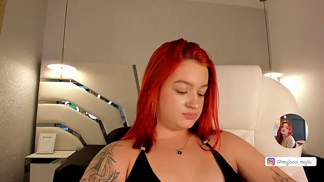 Snapshot of Julieth_Rojas chatting on 09.11.25 Julieth Rojas online show from 09.11.25