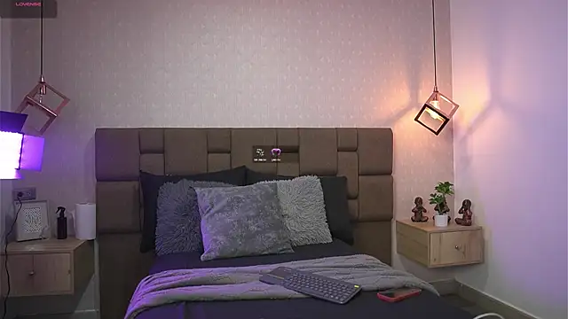 Snapshot of Julieth_Rojas chatting on 05.14.26 Julieth Rojas online show from 05.14.26