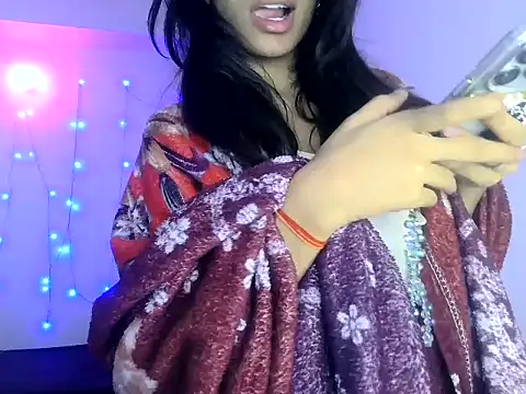 Snapshot of its_siya_ chatting on 11.24.25 its siya online show from 11.24.25