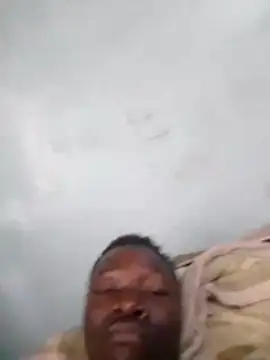 Snapshot of Mrhugeblack chatting on 10.19.25 Mrhugeblack online show from 10.19.25