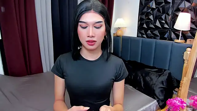 AshCollins online show from 11.08.25