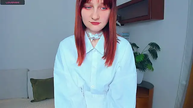 Snapshot of KatyKufel chatting on 11.11.25 KatyKufel online show from 11.11.25