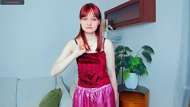 Snapshot of KatyKufel chatting on 11.16.25 KatyKufel online show from 11.16.25