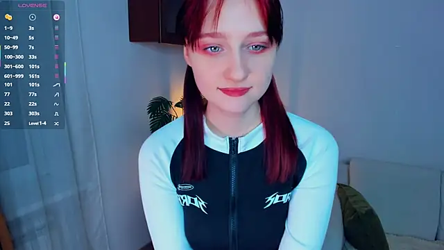 Snapshot of KatyKufel chatting on 12.14.25 KatyKufel online show from 12.14.25