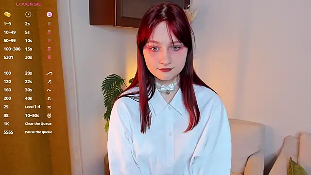 Snapshot of KatyKufel chatting on 12.20.25 KatyKufel online show from 12.20.25