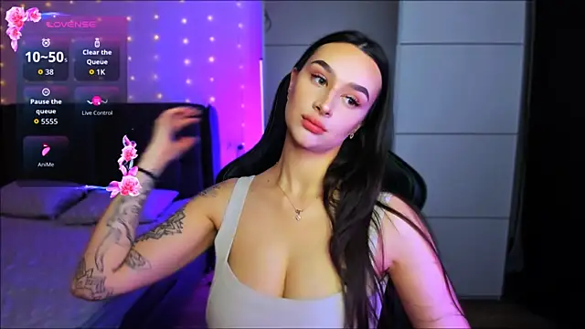 Veronica Larsson online show from 11.30.25