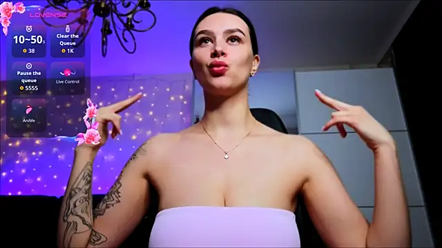 Veronica Larsson online show from 04.21.26