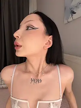 Lina Thornton  online show from 05.18.26