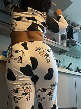 Snapshot of Rizos_hot_official chatting on 01.11.26 Rizos hot official online show from 01.11.26