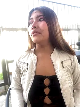 Snapshot of Jasmin_Pink chatting on 10.21.25 Jasmin Pink online show from 10.21.25