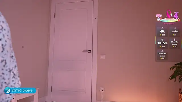 Miablueye online show from 11.14.25