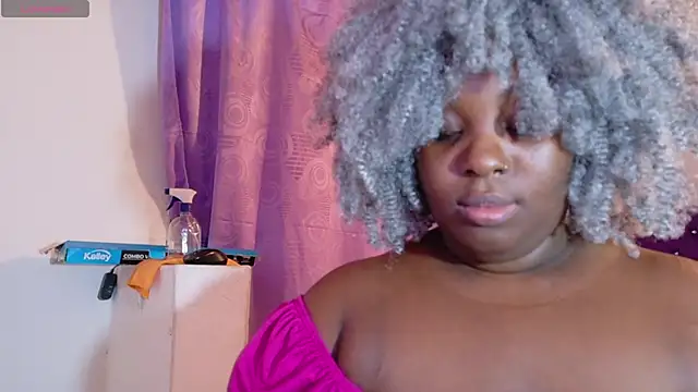 Snapshot of ebony_NeighborMoans chatting on 06.04.26 ebony NeighborMoans online show from 06.04.26