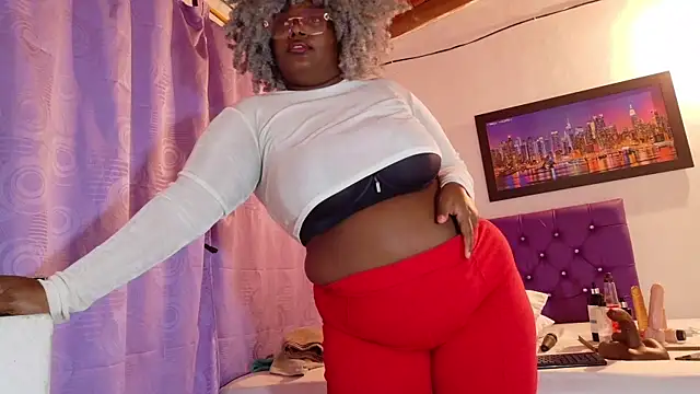 Snapshot of ebony_NeighborMoans chatting on 06.13.26 ebony NeighborMoans online show from 06.13.26