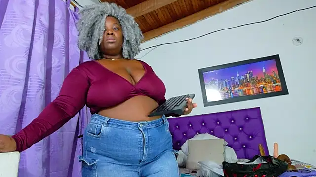 Snapshot of ebony_NeighborMoans chatting on 07.03.26 ebony NeighborMoans online show from 07.03.26