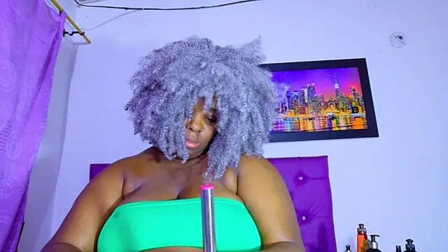 Snapshot of ebony_NeighborMoans chatting on 07.11.26 ebony NeighborMoans online show from 07.11.26