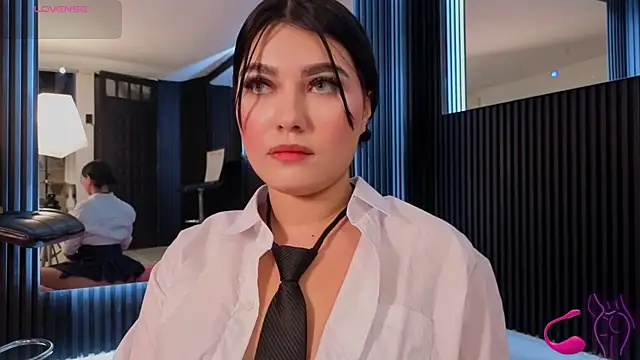 MiaaFarrel online show from 07.30.26