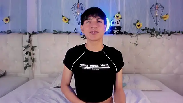 AleAurarashi online show from 11.30.25