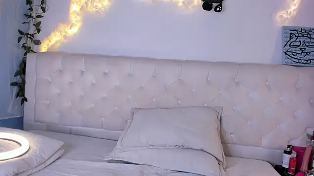 AleAurarashi online show from 12.20.25