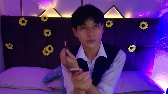 AleAurarashi online show from 04.23.26